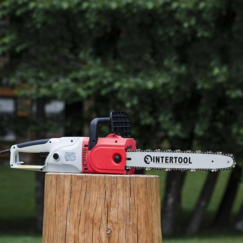 Пила ланцюгова електрична 2400 Вт, шина 40 см, плавний пуск, прямий двигун INTERTOOL DT-2204-DT-2204