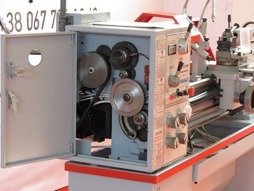 Токарний верстат по металу з охолодженням Holzmann ED 1000FDIG-ED1000FDIG_400V