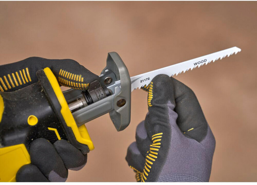 Пила шабельна акумуляторна STANLEY FATMAX SFMCS305B-SFMCS305B