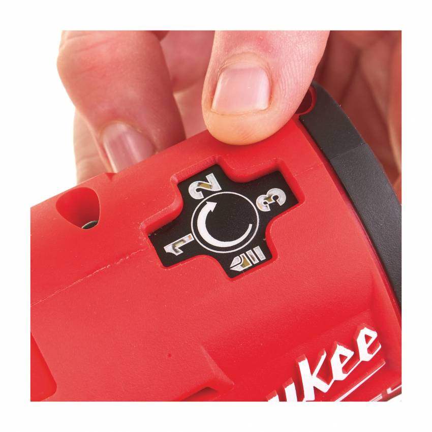 Гвинтоверт акумуляторний 1/4" HEX MILWAUKEE, M12 FID-202X, 147Нм (зарядний пристрій, 2 акум.Х 2Ач, HDкейс)-4933459823