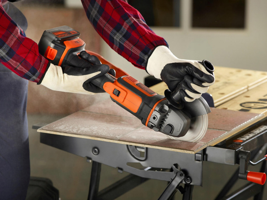 Шліфмашина кутова - болгарка акумуляторна BLACK DECKER BCG720N-BCG720N