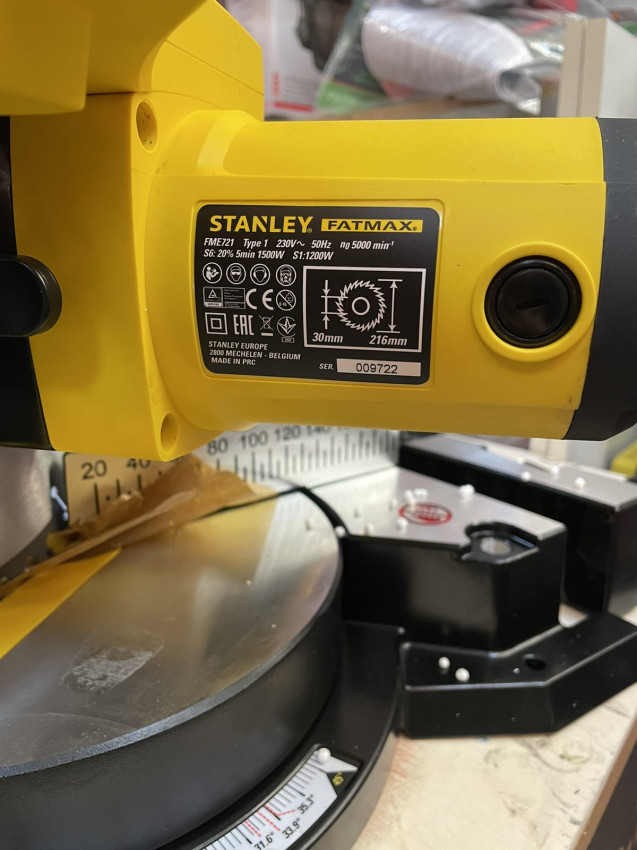 Пила торцювальна мережева STANLEY FATMAX FME721-FME721
