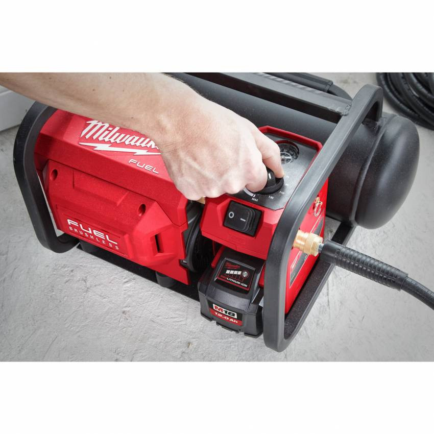 Акумуляторний компресор MILWAUKEE, M18 FAC-0-4933472166