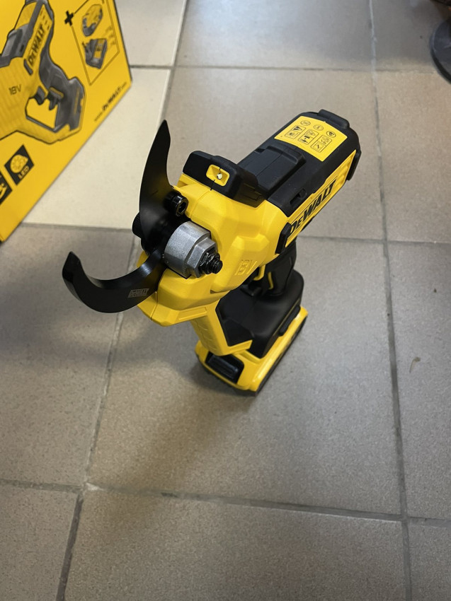 Ножниці садові - секатор акумуляторний DeWALT DCMPP568P1-DCMPP568P1