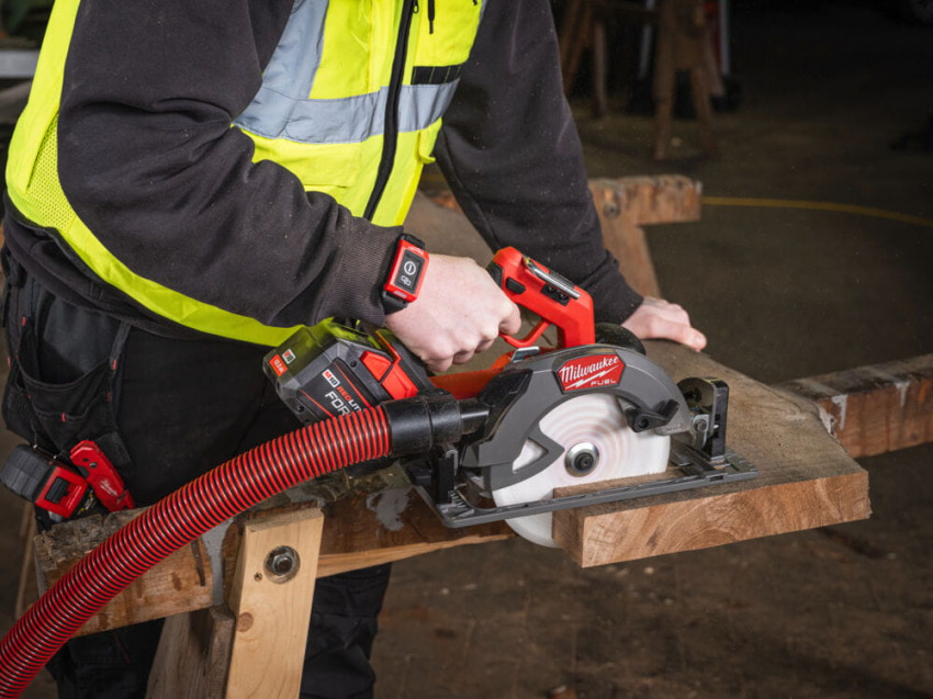 Пила дискова ручна акумуляторна MILWAUKEE M18 FCS66GR3-121C FORGE™-4933493492