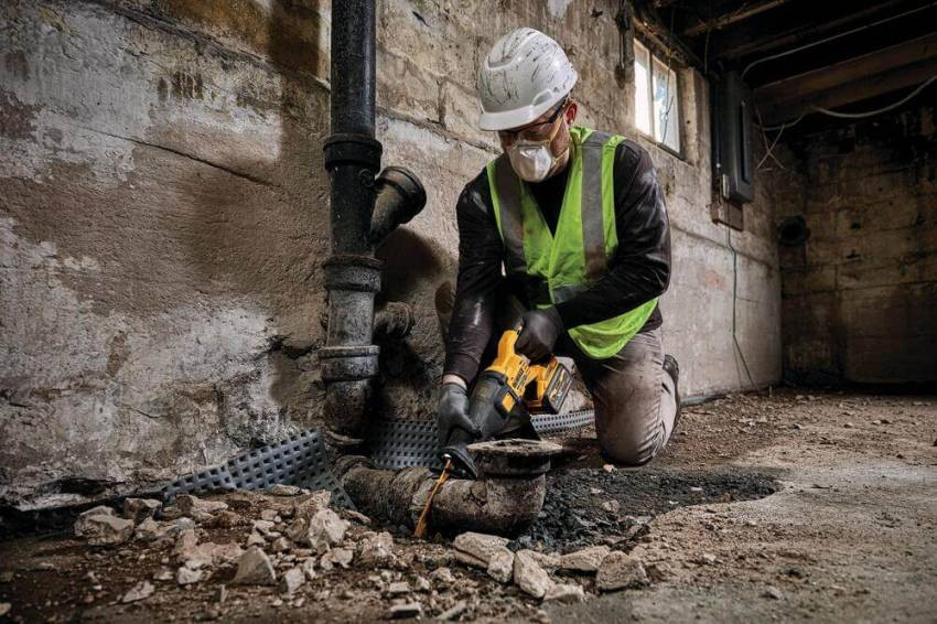 Пила шабельна акумуляторна DeWALT DCS389NT-DCS389NT
