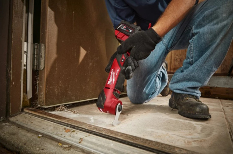 Інструмент багатофунціональний акумуляторний MILWAUKEE M18 FUEL FMT-502X 4933478492 (+ заряд.пристрій, 1 акум., універсальний ад-4933478492