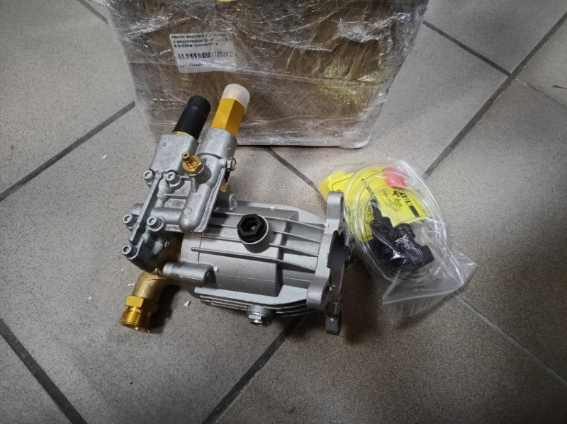 Насос високого тиску з редуктором (у зборі) Am 9.0-220w commercial-211469L