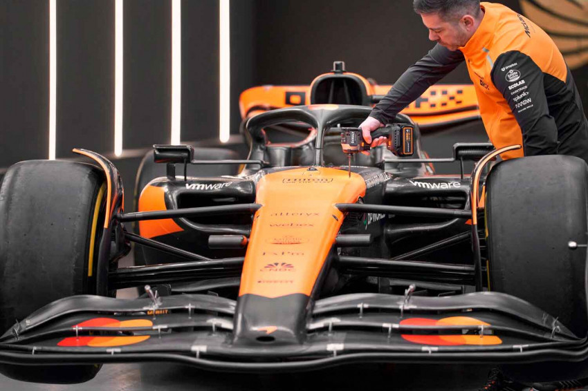 Шурупокрут ударний McLaren F1 TEAM LIMITED EDITION DeWALT DCF85MM2T-DCF85MM2T