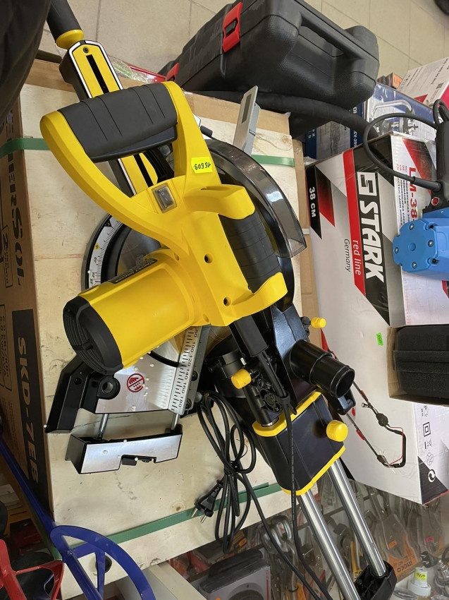 Пила торцювальна мережева STANLEY FATMAX FME721-FME721