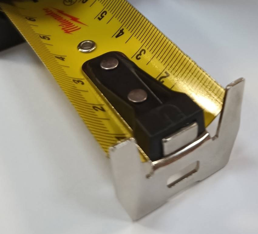 Рулетка магнітна метрична MILWAUKEE STUD, 5м (33мм)-4932471626