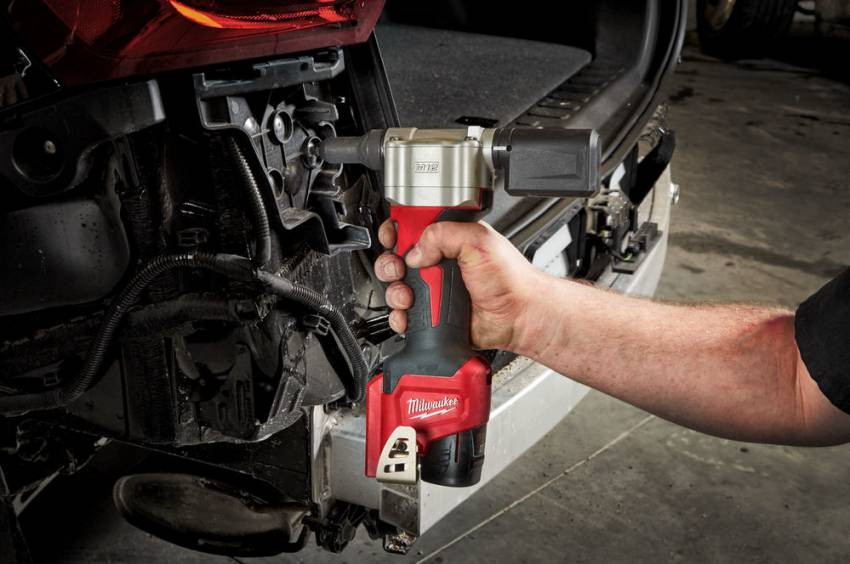 Заклепочник акумуляторний MILWAUKEE M12 BPRT-201X, Ø закл. 2,4-4,8мм, (заряд.пристрій, 1 акум.Х 2Ач, HD кейс)-4933464405
