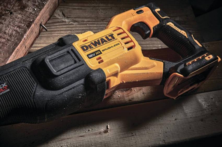 Пила шаблонна акумуляторна DeWALT DCS386T1-DCS386T1