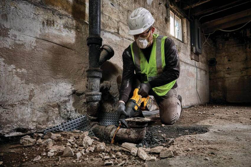 Пила шабельна акумуляторна DeWALT DCS389NT-DCS389NT