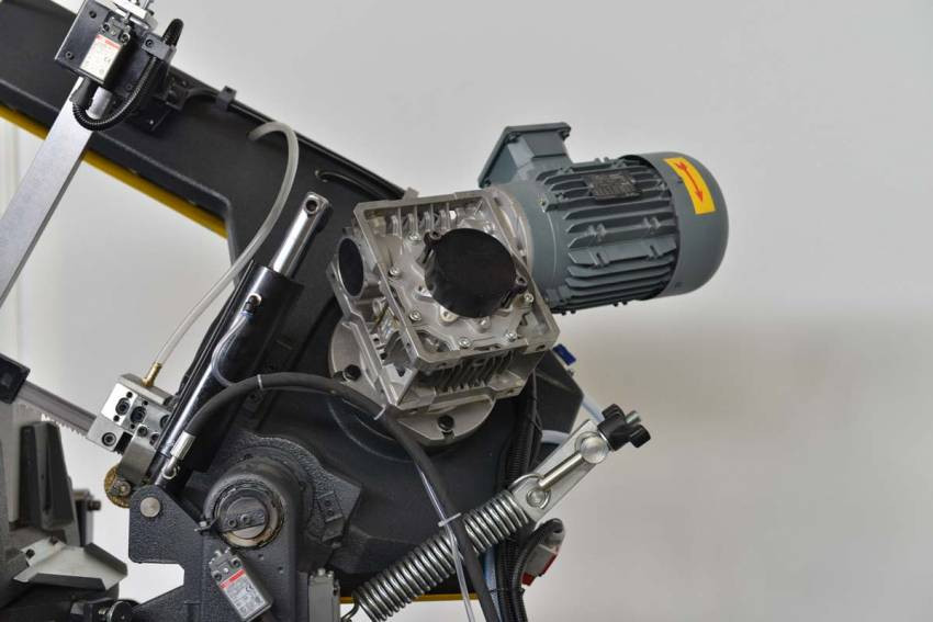 Напівавтоматична стрічкова пила по металу Beka-Mak BMSY-270DG-BMSY-270DG