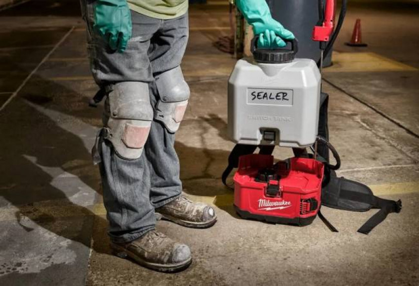 Обприскувач з ємністю для бетону Milwaukee M18 BPFPCCST-0 (4933471371)-4933471371