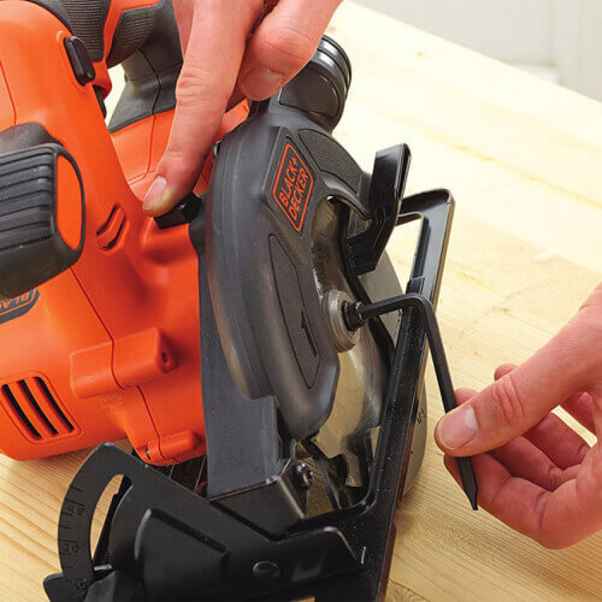 Пила дискова акумуляторна BLACK+DECKER BDCCS18N-