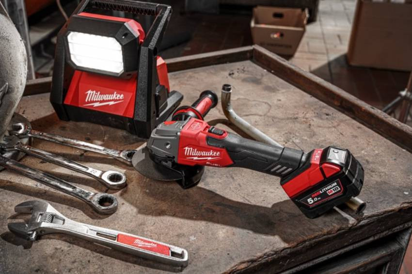 Кутошліфувальна машина 125мм MILWAUKEE M18FSAG125XB-502X FUEL 4933478430-4933478430