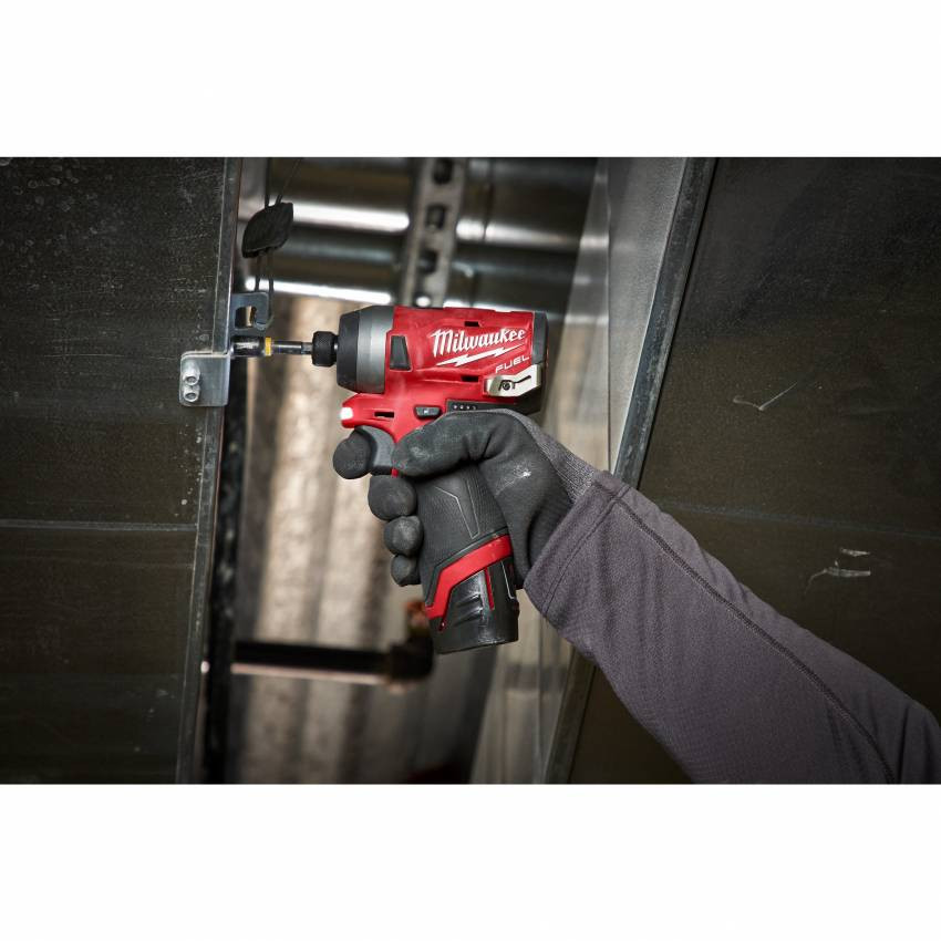 Гвинтоверт акумуляторний 1/4" HEX MILWAUKEE, M12 FID-202X, 147Нм (зарядний пристрій, 2 акум.Х 2Ач, HDкейс)-4933459823