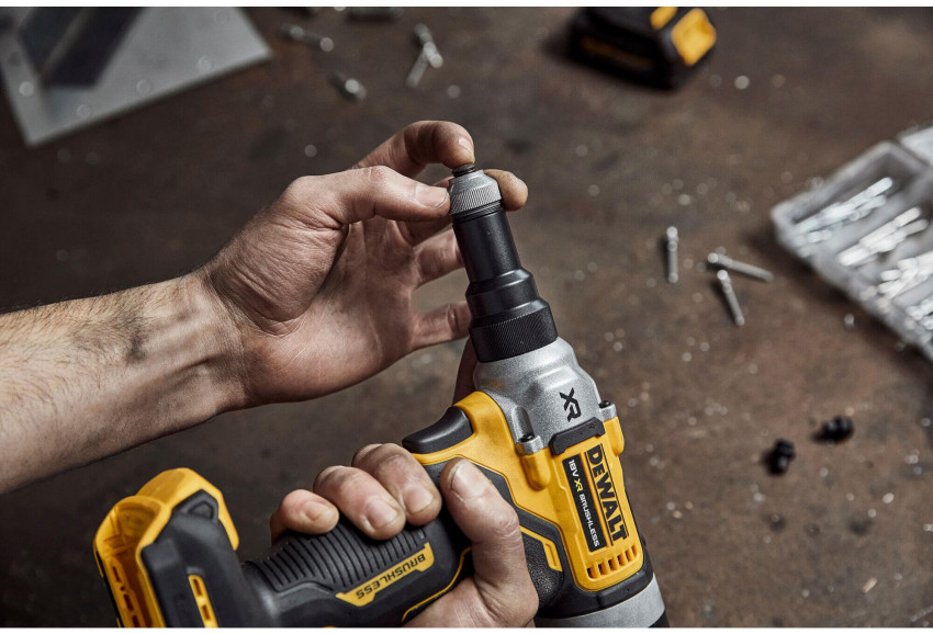 Заклепочник акумуляторний безщітковий DeWALT DCF414NT-DCF414NT