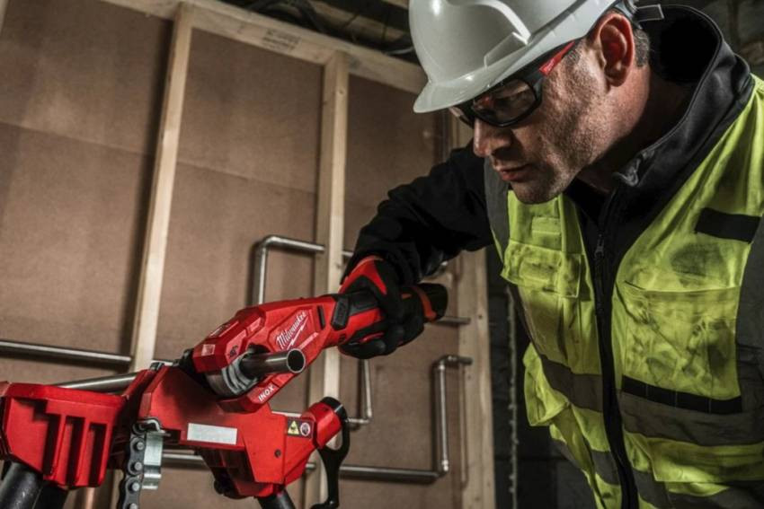 Акумуляторний труборіз по нержавіючій сталі MILWAUKEE M12PCSS-202C-4933479242