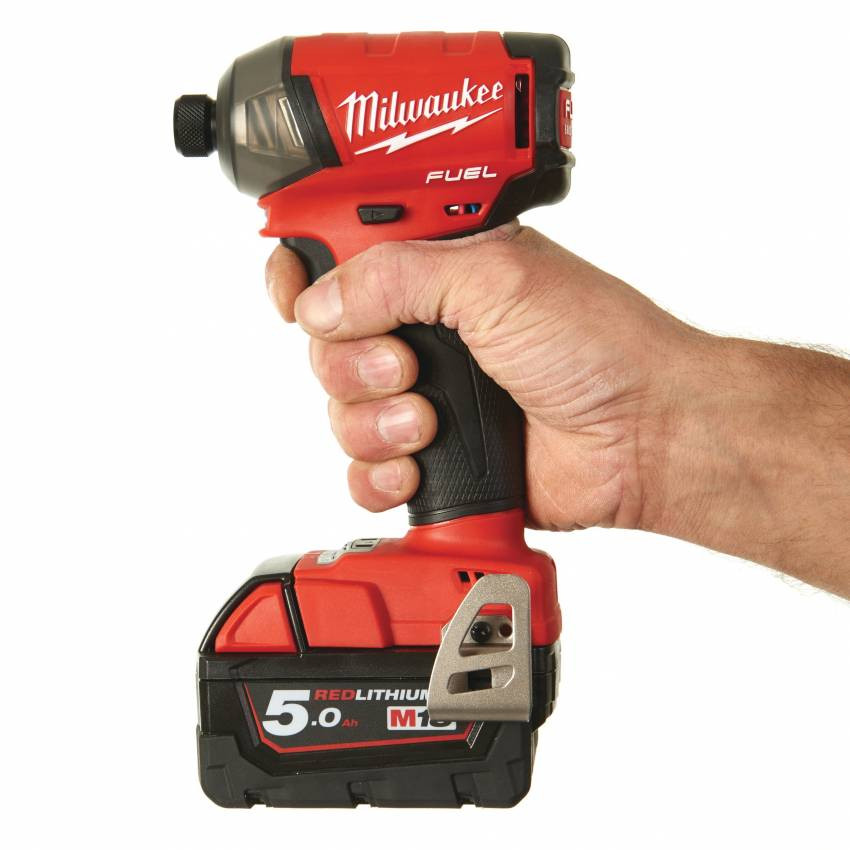Імпульсний ударний акумуляторний шуруповерт 1/4" HEX MILWAUKEE, M18 FQID-0X, 50Нм, HDкейс-4933459187