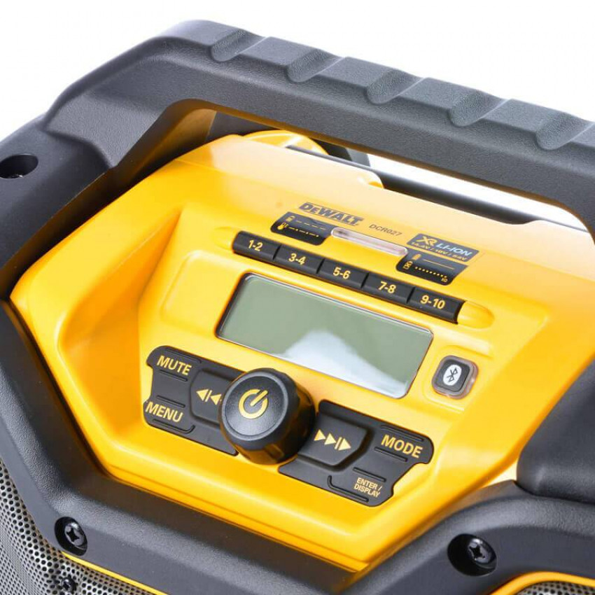 Зарядний пристрій-радіоприймач DeWALT DCR027-DCR027