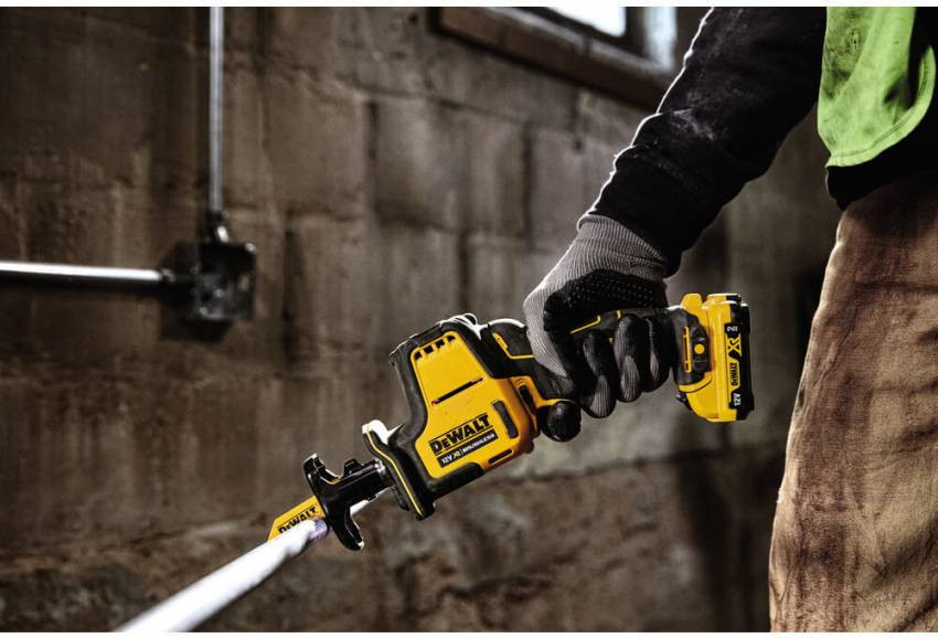 Пила шабельна акумуляторна безщіткова DeWALT DCS312N-DCS312N
