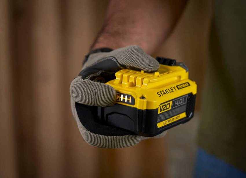 Зарядний пристрій та 1 акумулятор STANLEY FATMAX SFMCB14M1-SFMCB14M1