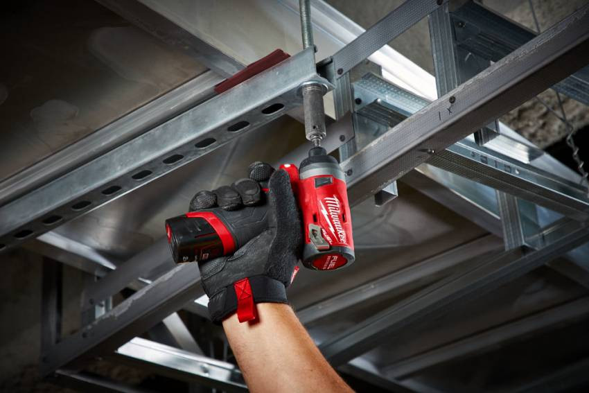 Гвинтоверт акумуляторний 1/4" HEX MILWAUKEE, M12 FID-202X, 147Нм (зарядний пристрій, 2 акум.Х 2Ач, HDкейс)-4933459823