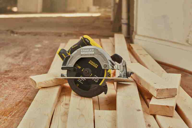 Пила циркулярна акумуляторна STANLEY FATMAX SFMCS550B-SFMCS550B