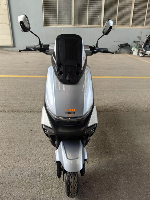 Скутер акумуляторний CP610, 72В, 1200Вт, Швидкість - 45км/год-C-EV 1200