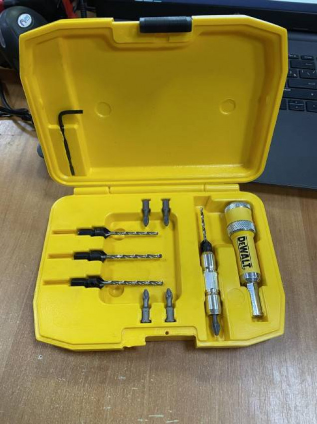 Набір пілотних свердлів із зенкерами FLIPandDRIVE DeWALT DT7612-DT7612