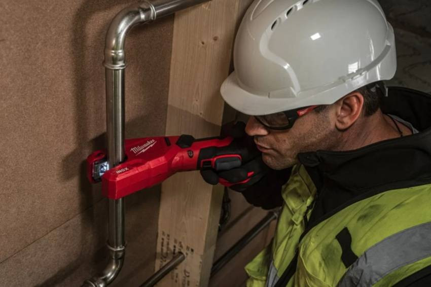 Акумуляторний труборіз по нержавіючій сталі MILWAUKEE M12PCSS-202C-4933479242