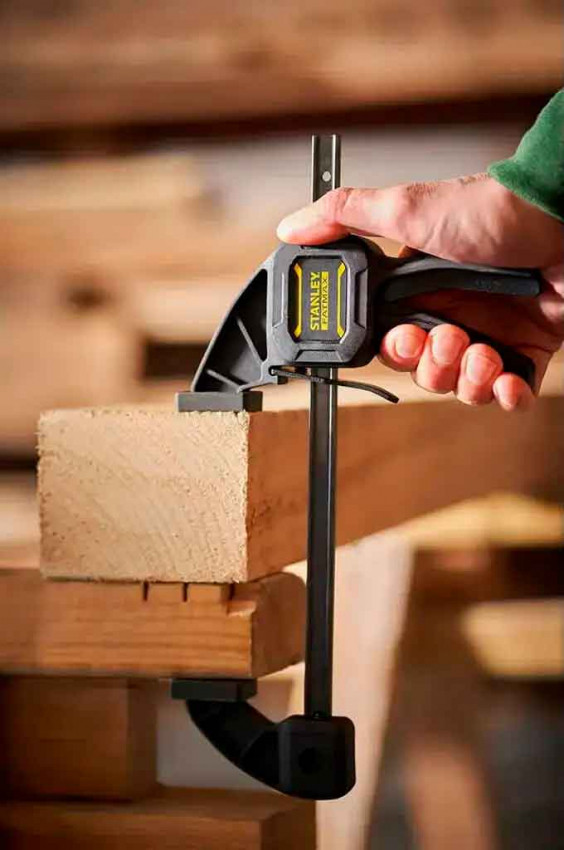 Струбцина FatMax L триггерная з максимальним зусиллям стиснення 135 кг STANLEY FMHT0-83211-FMHT0-83211