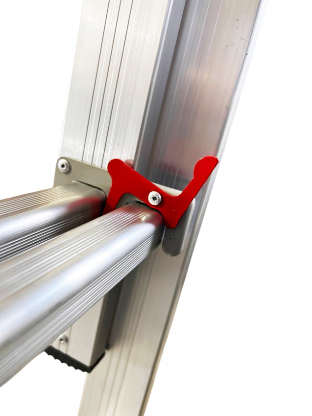 Драбина 3-секц. розкл. 3*9сх. 2,43-6,48м-KME309