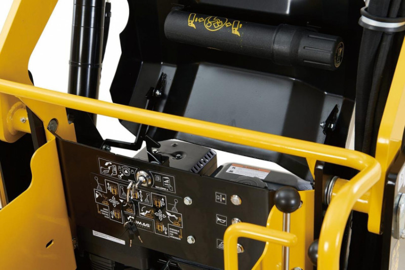 Багатофункціональний міні-навантажувач Lumag MT250-MT 250