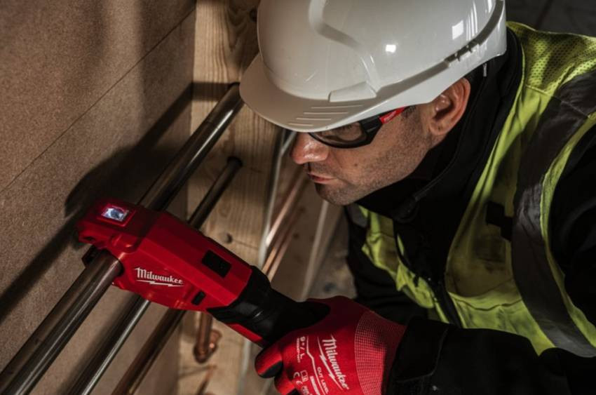 Акумуляторний труборіз по нержавіючій сталі MILWAUKEE M12PCSS-202C-4933479242