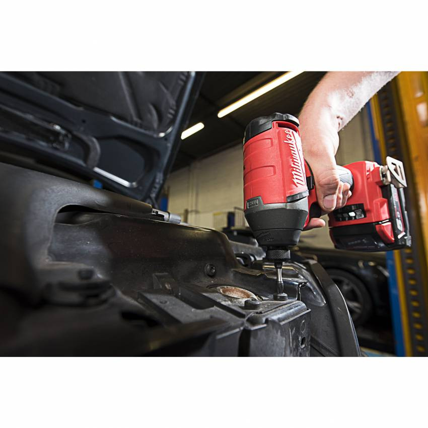 Імпульсний ударний акумуляторний шуруповерт 1/4" HEX MILWAUKEE, M18 FQID-0X, 50Нм, HDкейс-4933459187