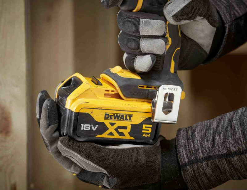 Дриль-шуруповерт акумуляторний безщітковий ударний DeWALT DCD799P2T-DCD799P2T