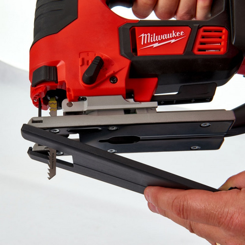 Аккумуляторный лобзик MILWAUKEE M18 BJS-402C 4933451389-4933451389