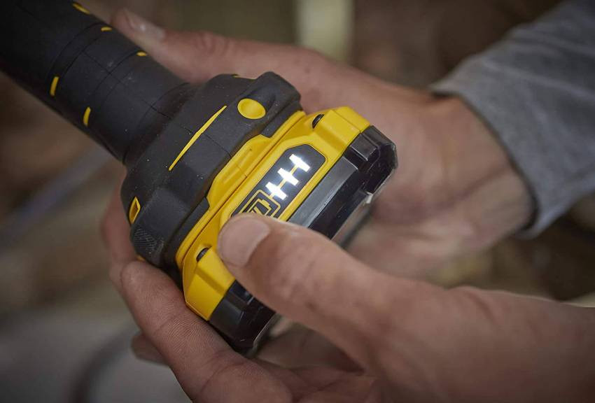Ліхтар світлодіодний акумуляторний STANLEY FATMAX SFMCL020B-SFMCL020B