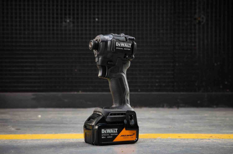 Шурупокрут ударний McLaren F1 TEAM SPECIAL EDITION DeWALT DCF86MM2T-DCF86MM2T