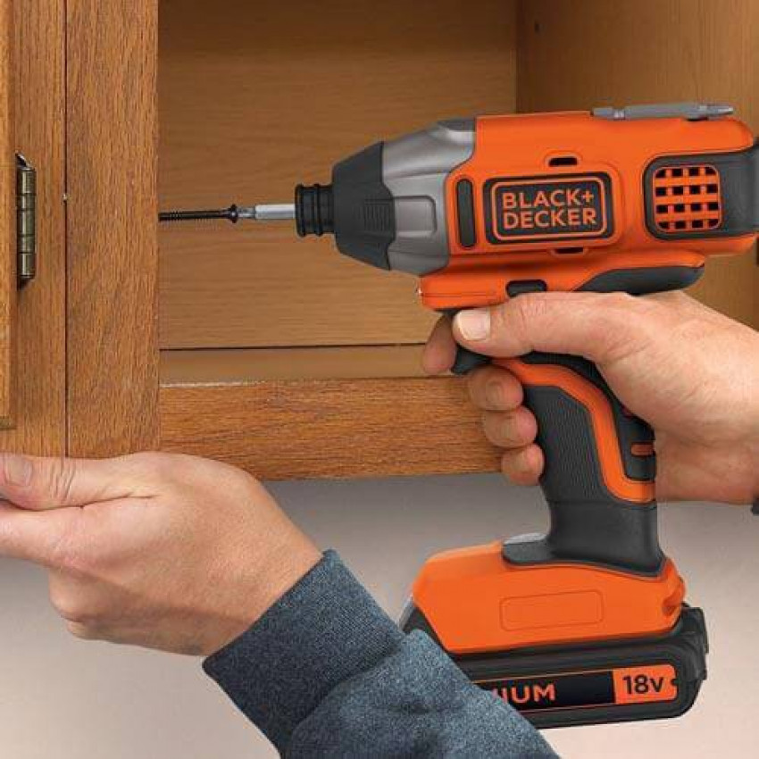 Набір із двох інструментів BLACK DECKER BCK21S1S-BCK21S1S