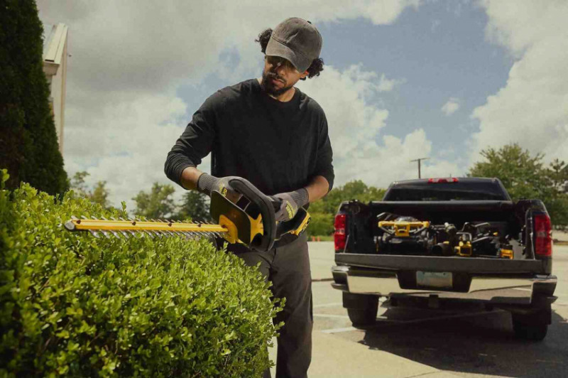 Кущоріз акумуляторний DeWALT DCMHT562N-DCMHT562N