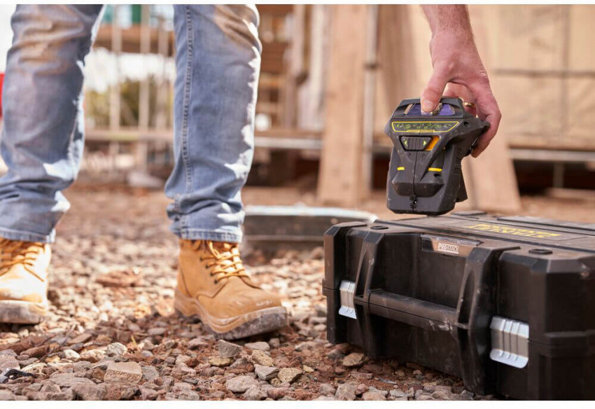 Рівень лазерний FatMax®MultilineGreen трипроменевий площинний самовирівнюючий, чемодан STANLEY FMHT1-77356-FMHT1-77356