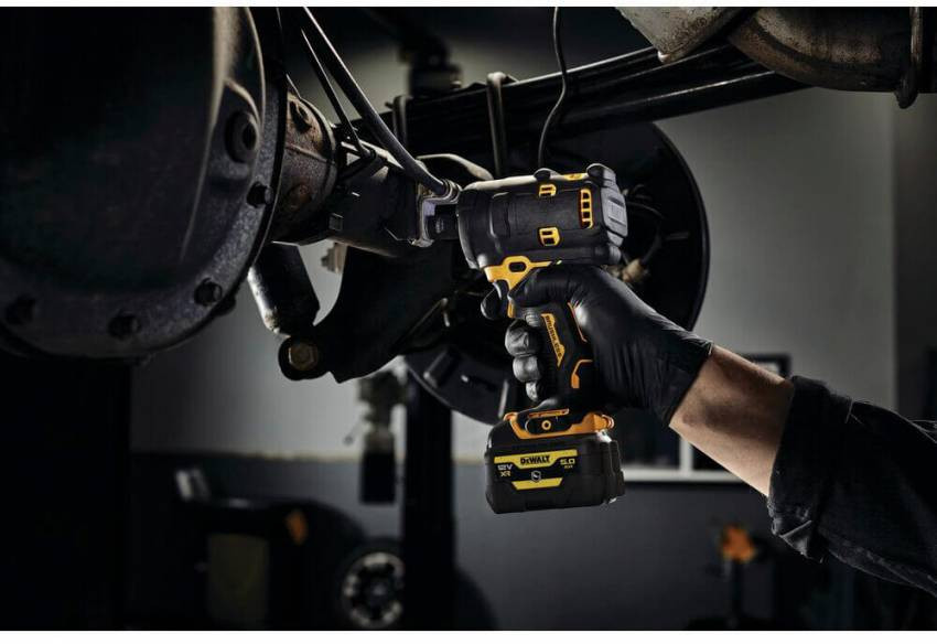 Гайковерт ударний акумуляторний безщітковий DeWALT DCF903P1G-DCF903P1G