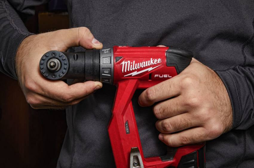 Дриль-шуруповерт акумуляторний MILWAUKEE, M12 FDDXKIT-202X, 34Нм( зар.пр.,2акум.Х2Аг,4насад.,HDкейс)-4933464979