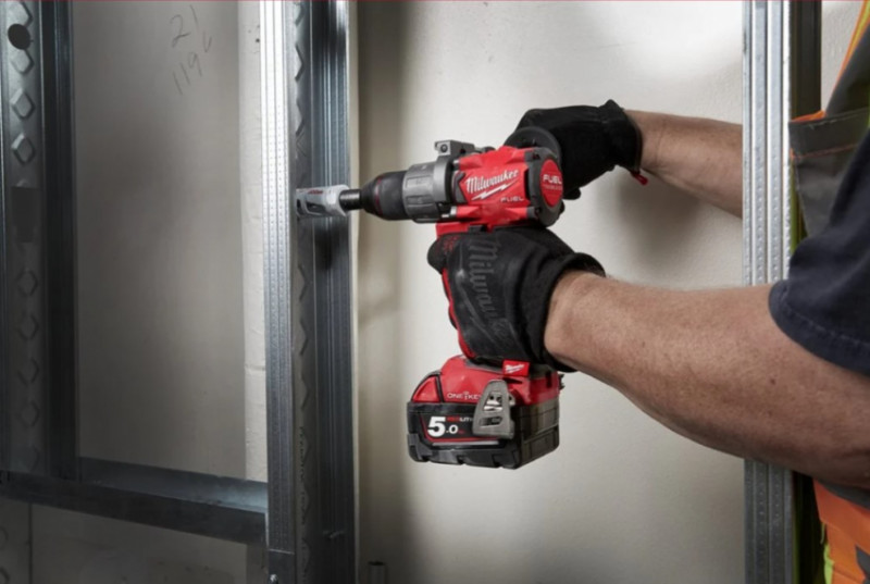 Акк. дрель/ш. крут.мом . 135 Нм, M18 ONEPD2-502X FUEL ONE-KEY (Li-Ion5Ач) крутящий момент 135Нм-4933464527