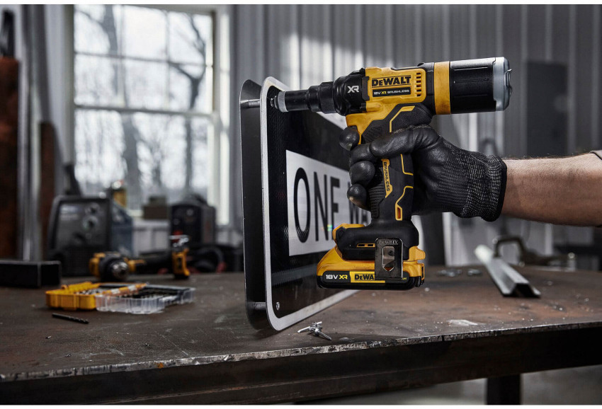 Заклепочник акумуляторний безщітковий DeWALT DCF403NT-DCF403NT